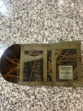 Filson Mossy Oak Camo Card & Key Holder - Olive/Brown